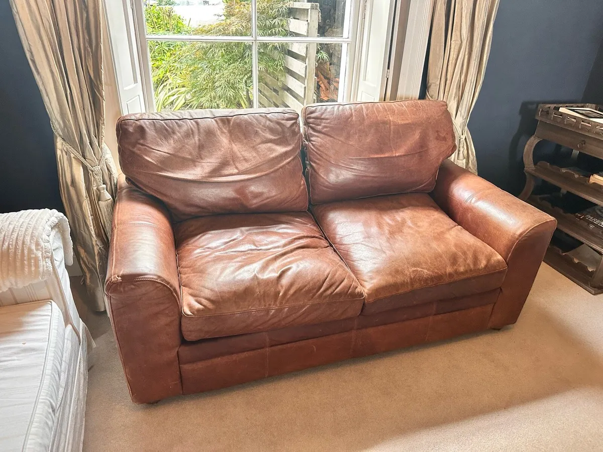 Two leather 2 seater settees - Image 1