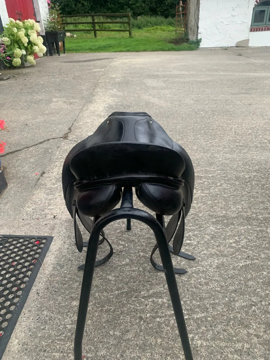 Dressage saddle - Image 2