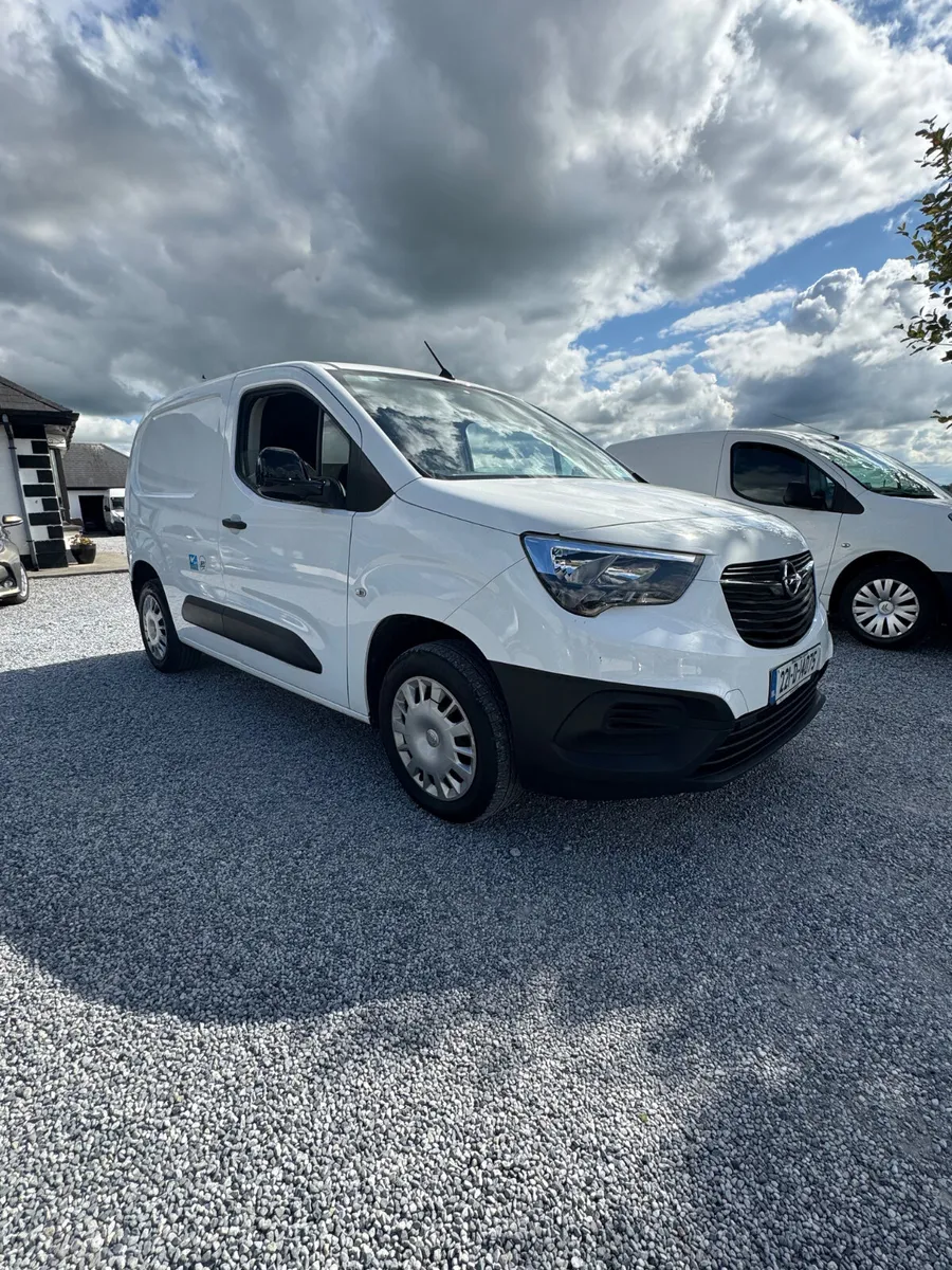 Opel Combo 2022 price includes vat - Image 3