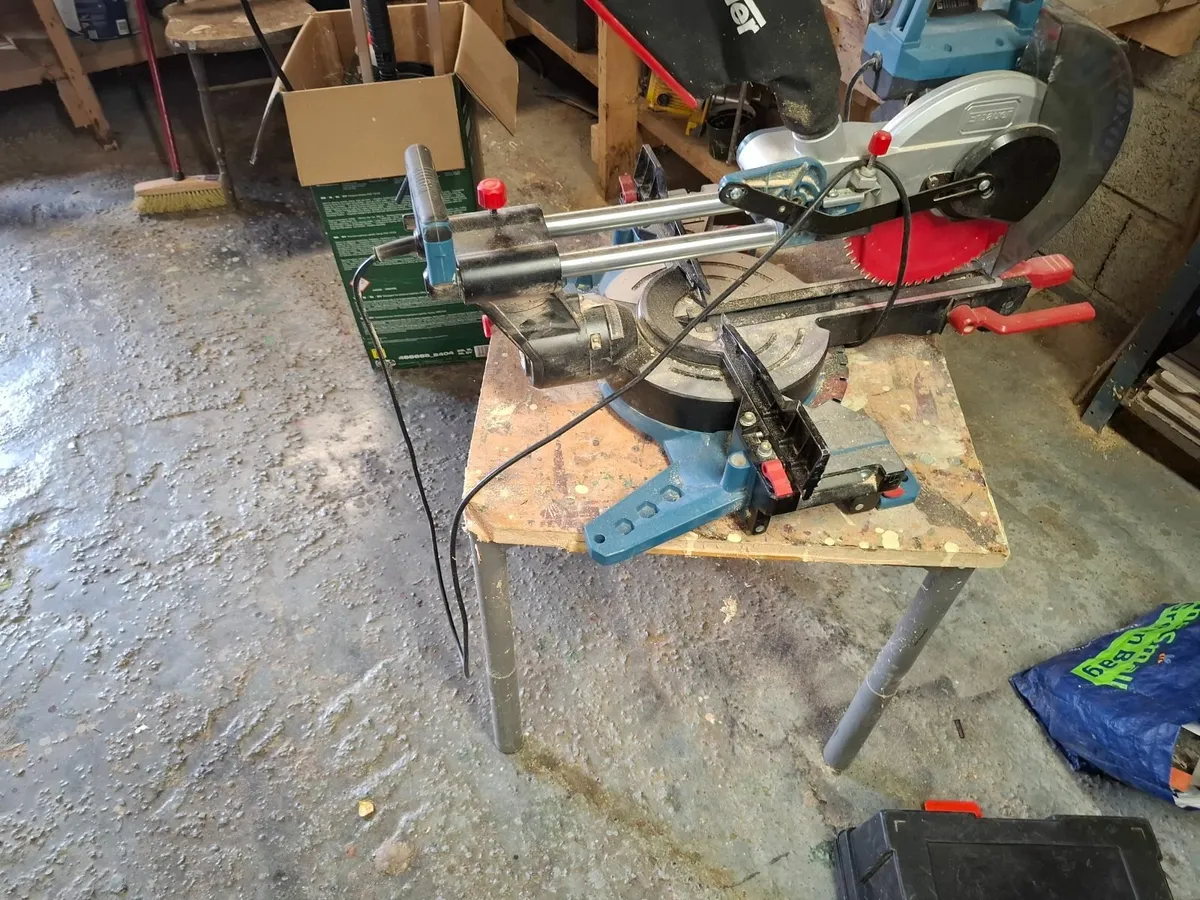 Woodworking machinery - Image 1