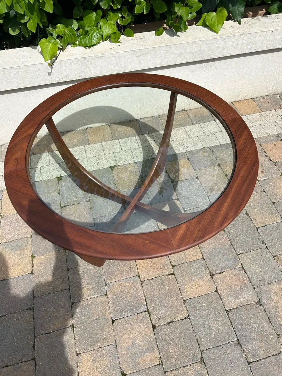 G Plan Astro teak coffee table round - Image 2