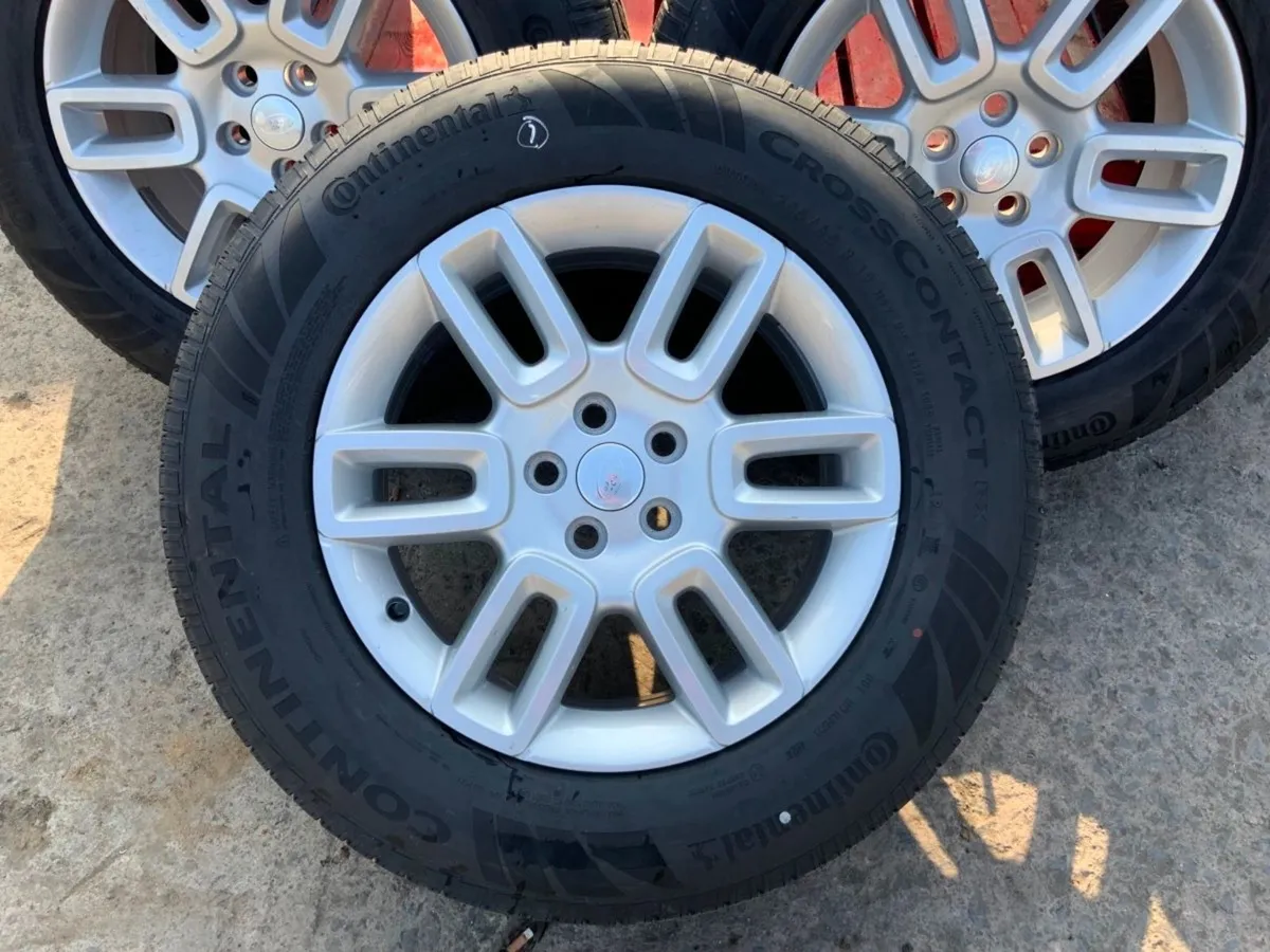19" LAND ROVER DEFENDER ALLOYS & TYRES. - Image 4
