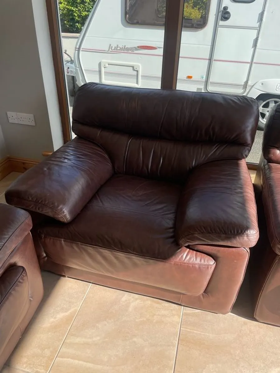 couches - Image 4