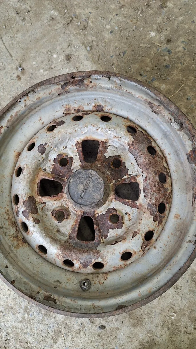 Nissan patrol parts - Image 1