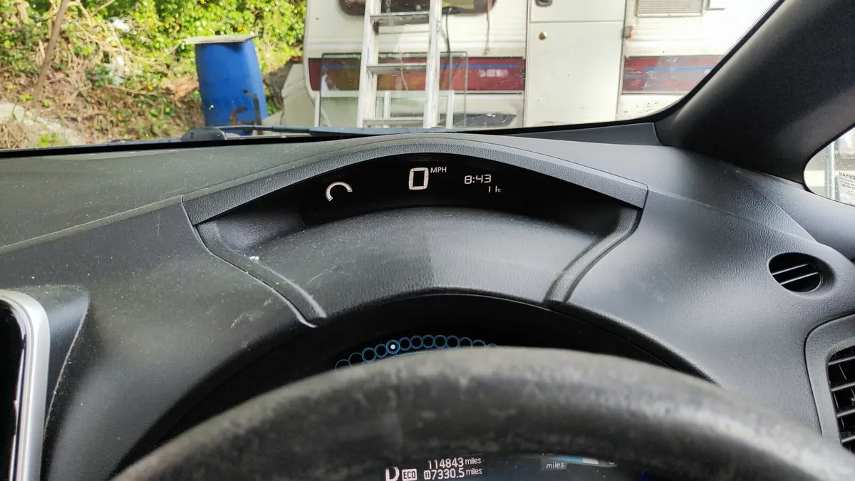 Nissan Leaf 2015 - Image 2