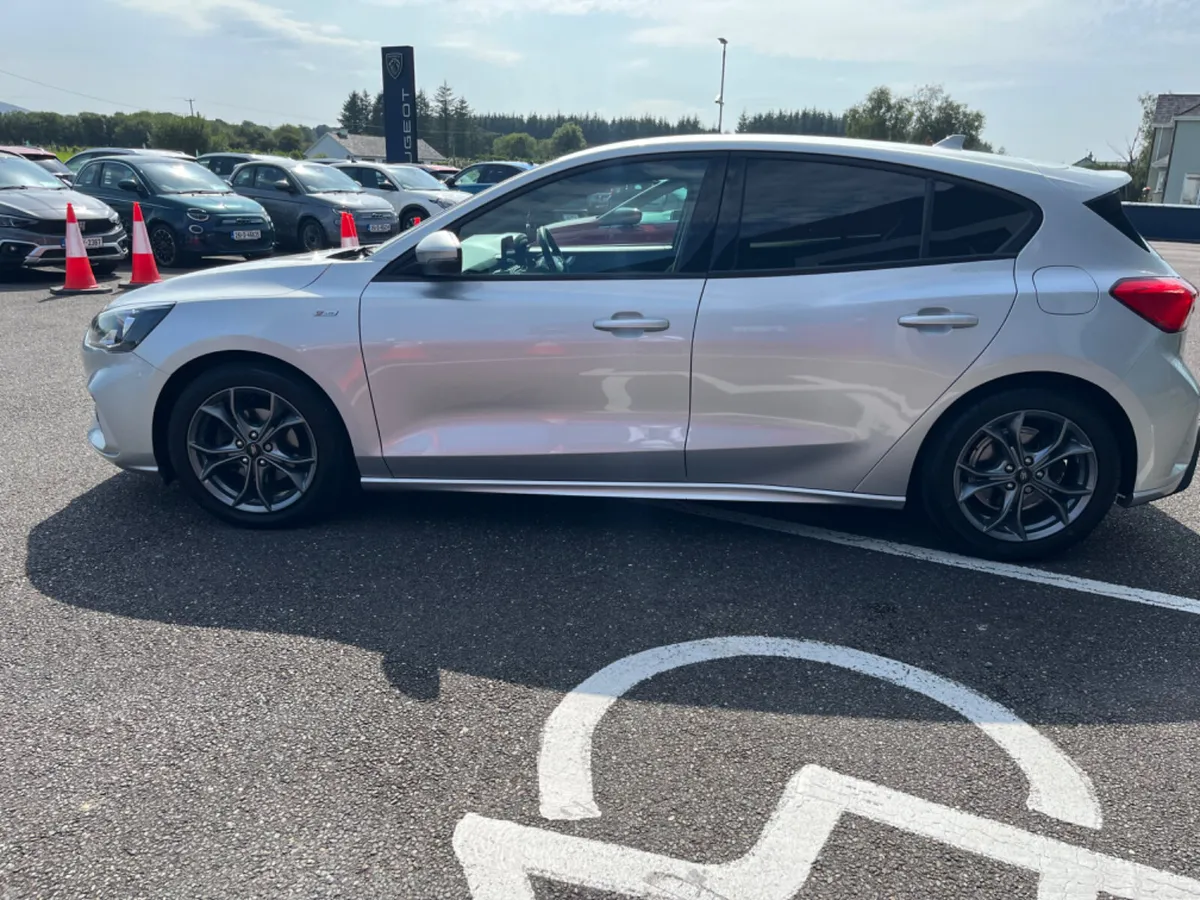Ford Focus 2020 - Image 3