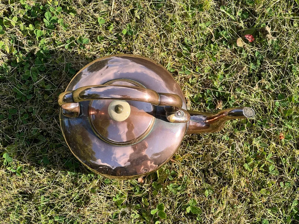 Antique copper kettle - Image 2