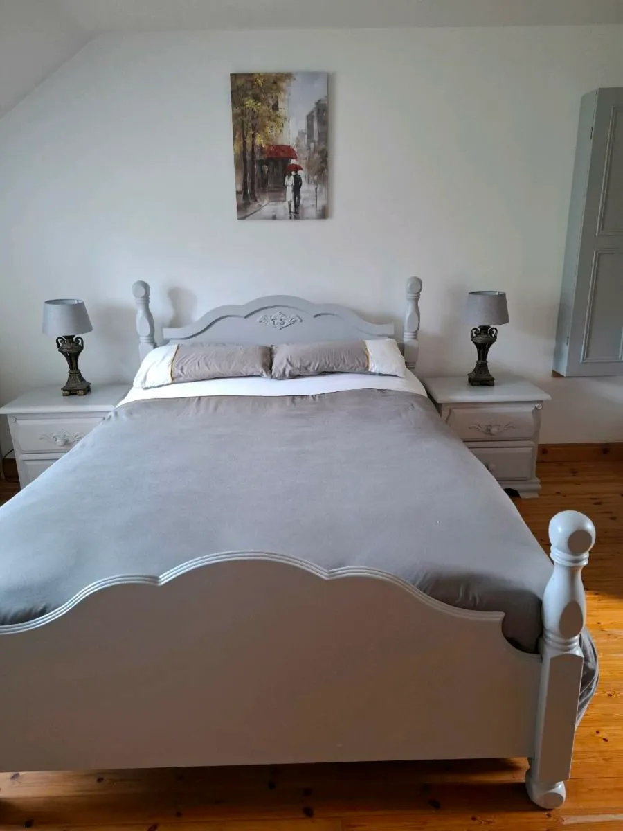 Bedroom furniture - Image 1