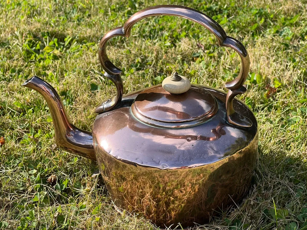 Antique copper kettle - Image 3
