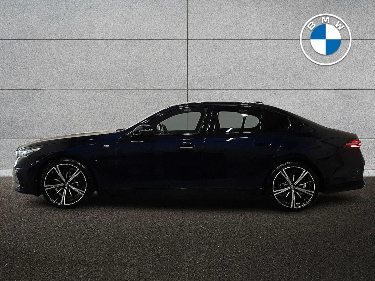 BMW 5-Series 530e M Sport Saloon - Image 4