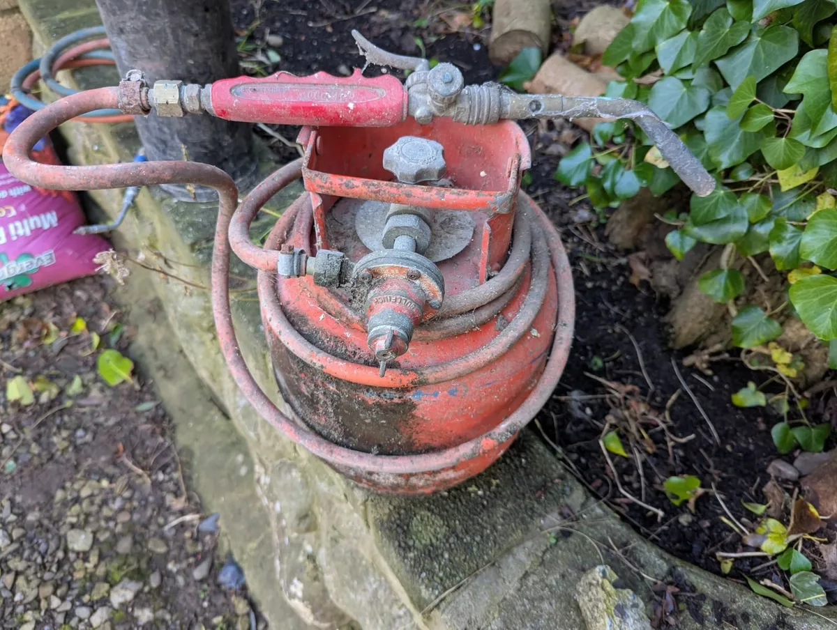 Calor Gas bottle with torch - Image 3