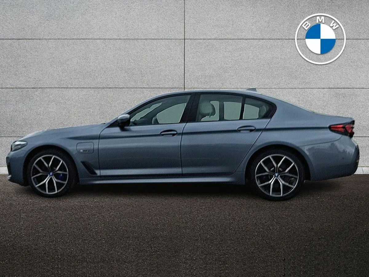 BMW 5-Series 545e xDrive M Sport Saloon - Image 4