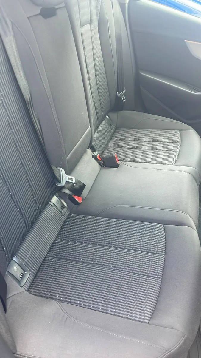 Audi A4 Avant estate - Image 4