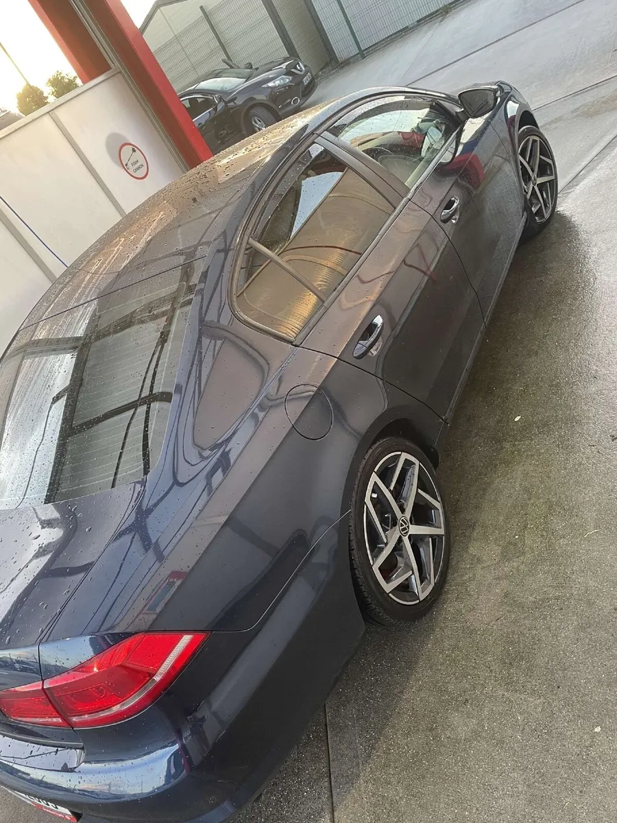 Volkswagen Passat 2011 - Image 3