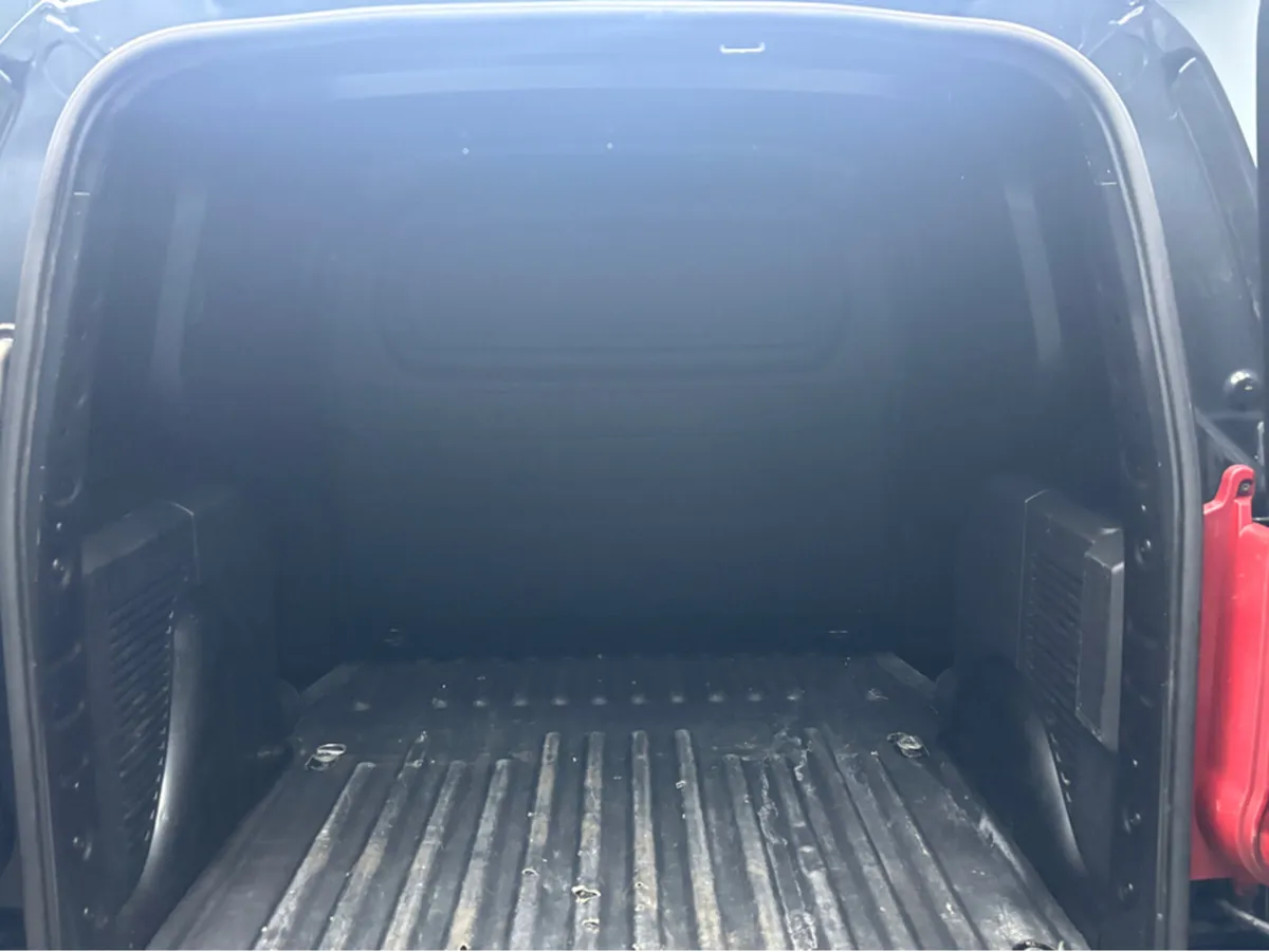 Peugeot Partner ACCESS 1.6 HDI 75 PANE PANELED 4DR - Image 3