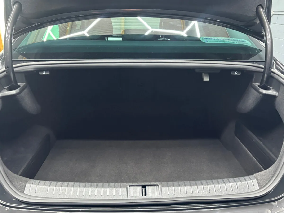 Volkswagen Passat BUSINESS 2.0 TDI MANUAL 6SPEED F - Image 3