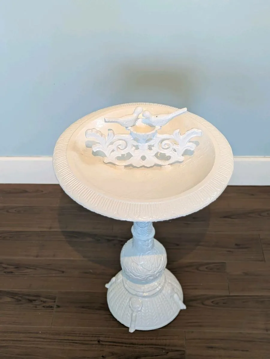 Cast iron Bird bath - Image 3