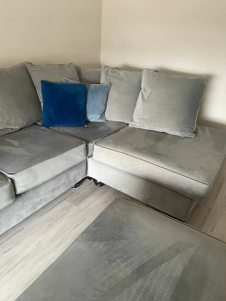 Couch - Image 1