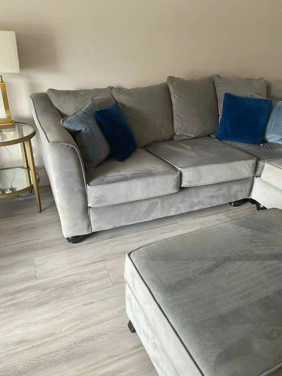 Couch - Image 4