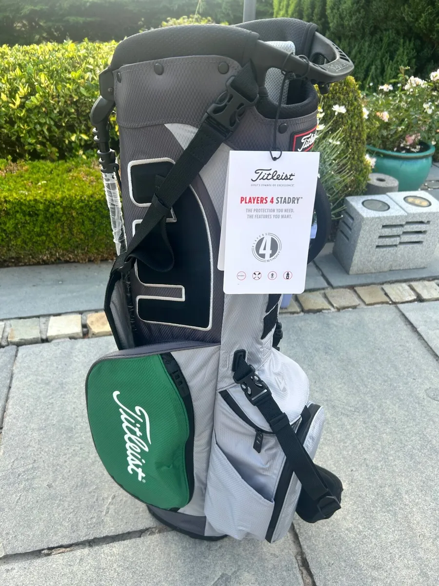 Titleist golf bag - Image 1