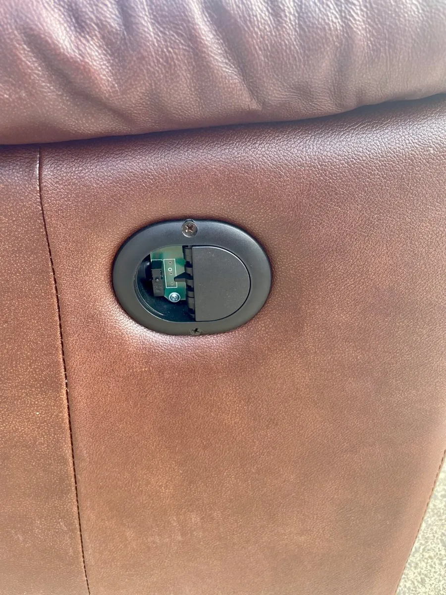 Single Electric Recliner Leather Chair - Image 4