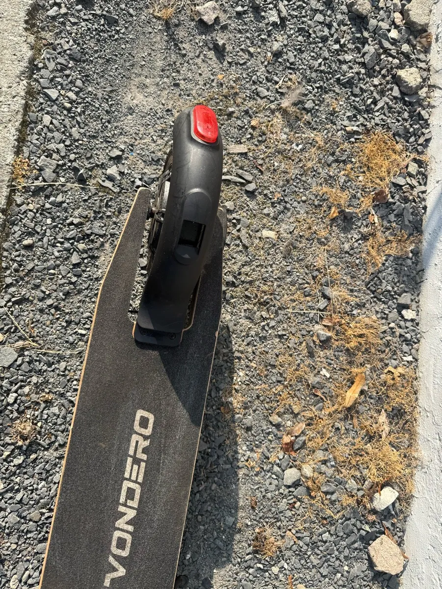 Vondero e scooter - Image 2