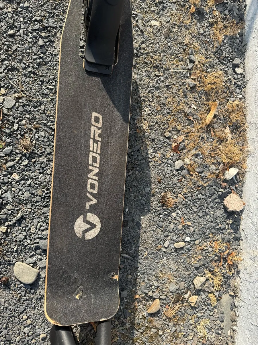 Vondero e scooter - Image 4