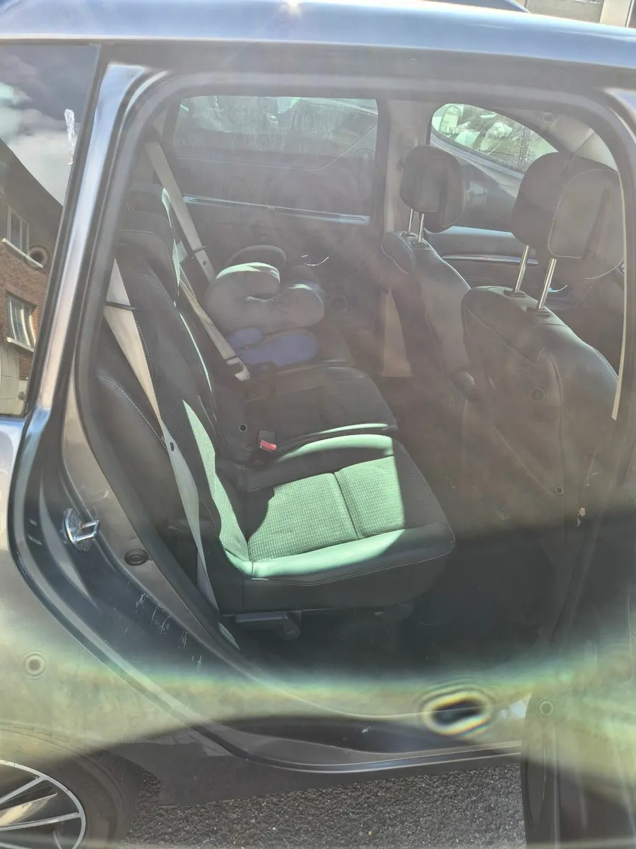 Renault Grand Scenic 2012 - Image 2