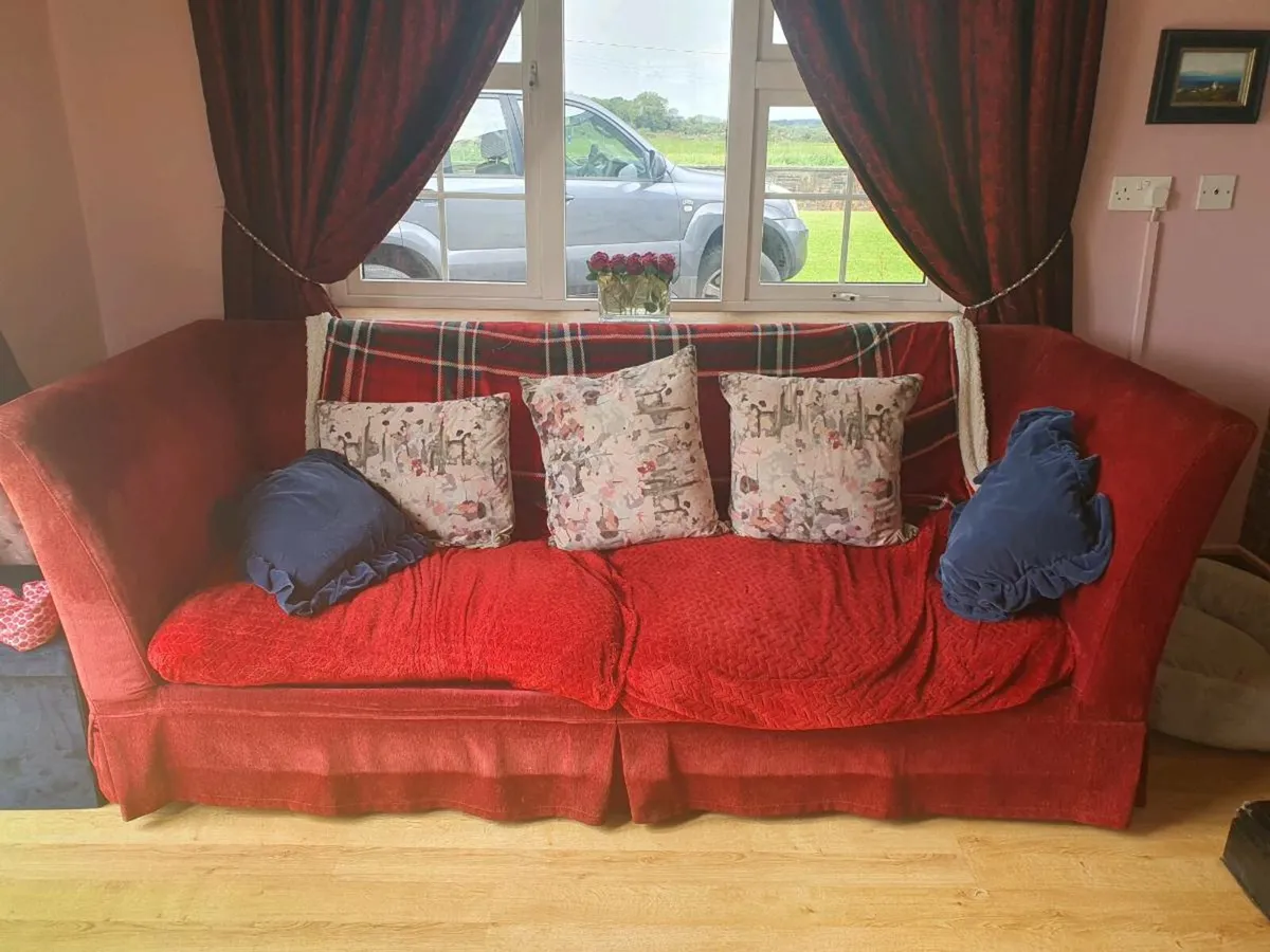 Large red sofa - Image 2