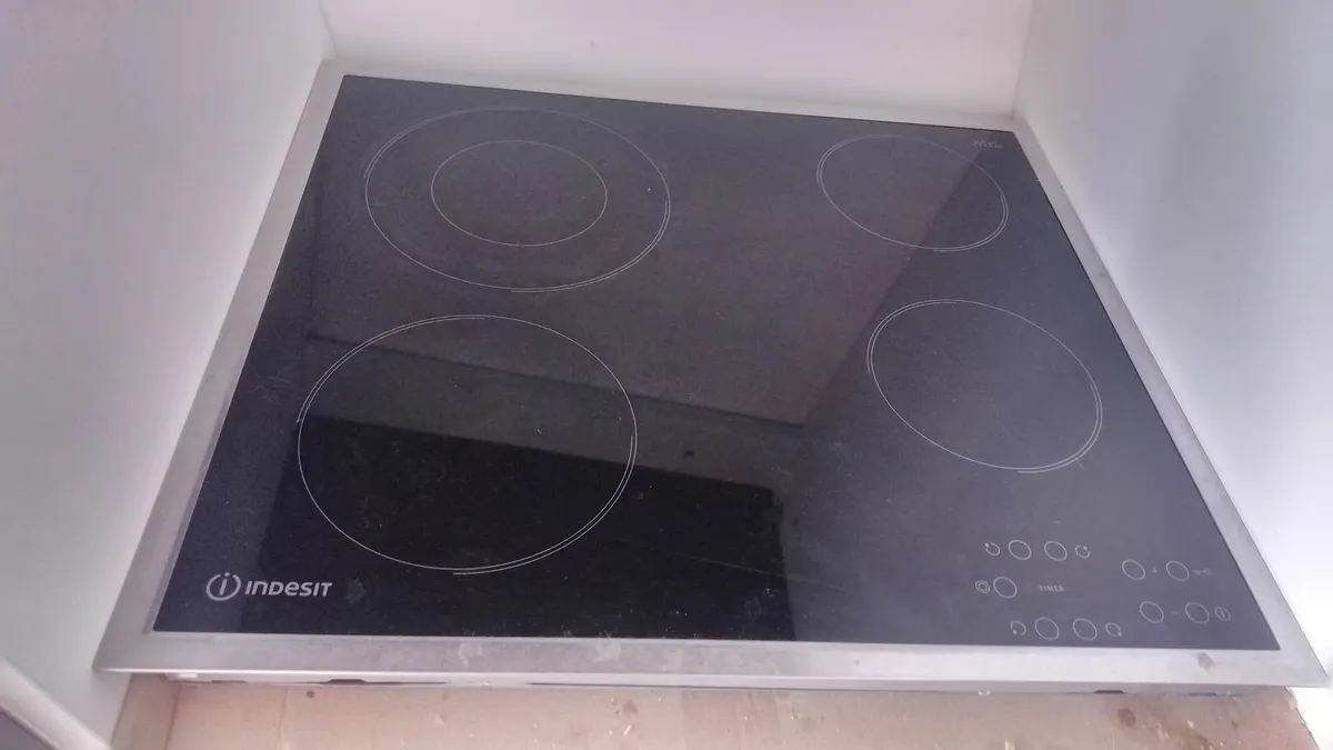 Indesit Hob - Image 1