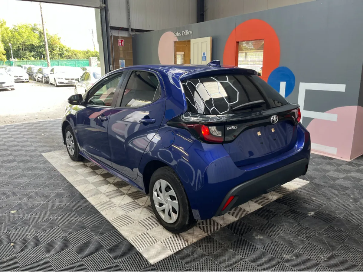 Toyota Yaris 1.0 PETROL / 44k KMs / REVERSE CAMERA - Image 4