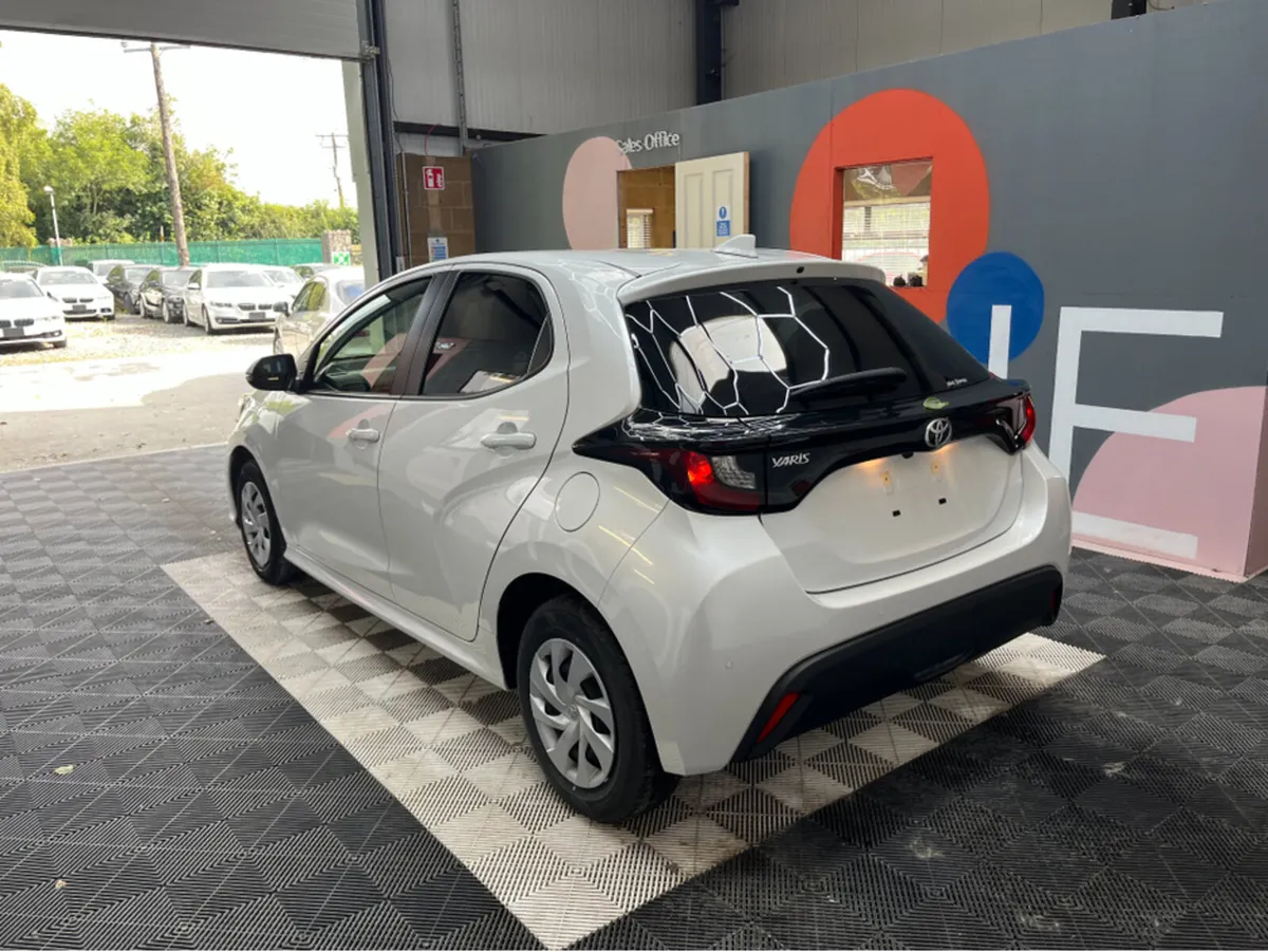 Toyota Yaris 1.0 PETROL / 7k KMs / REVERSE CAMERA - Image 4