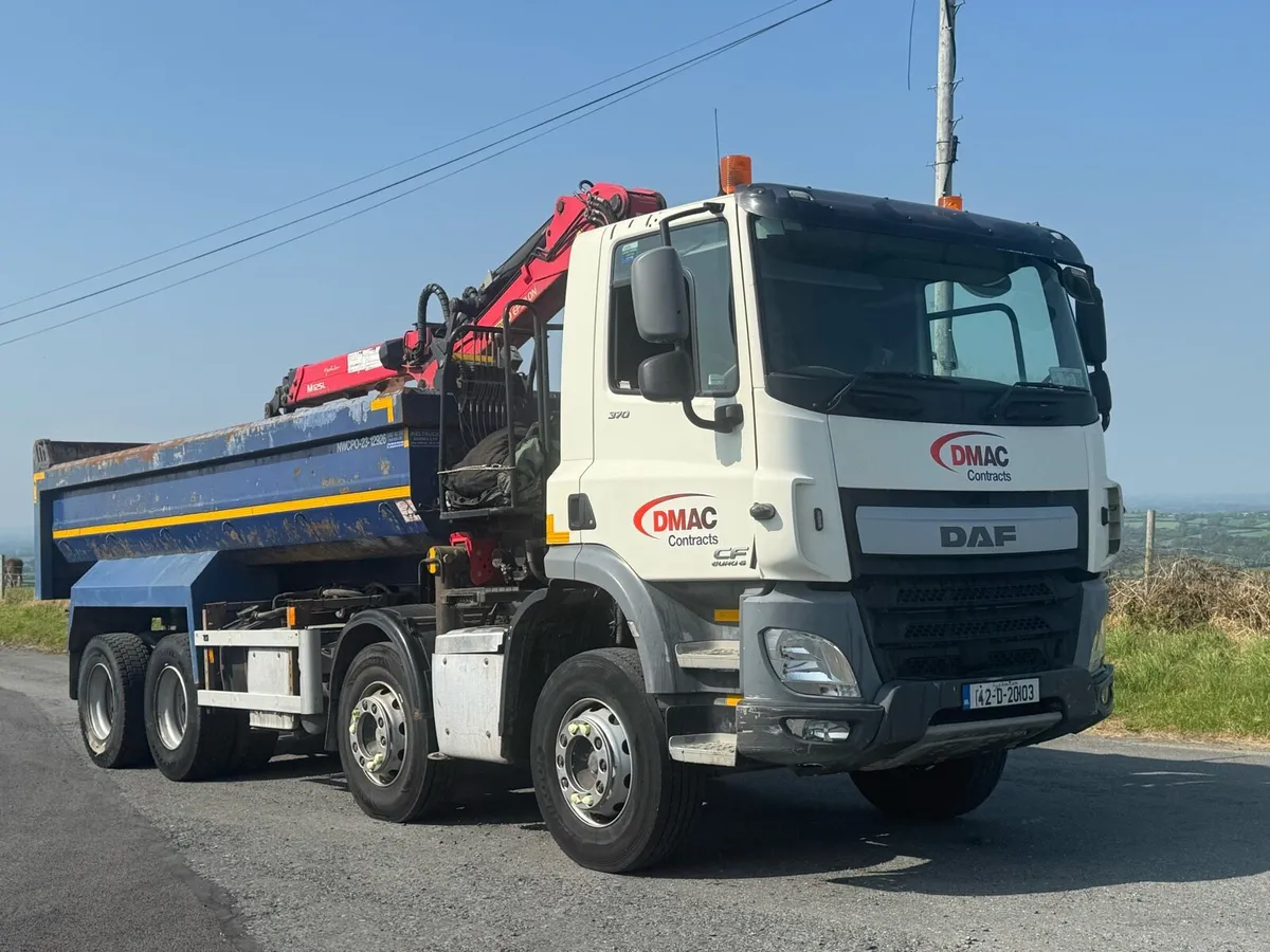 2014 DAF CF 8 Wheeler grab lorry - Image 1