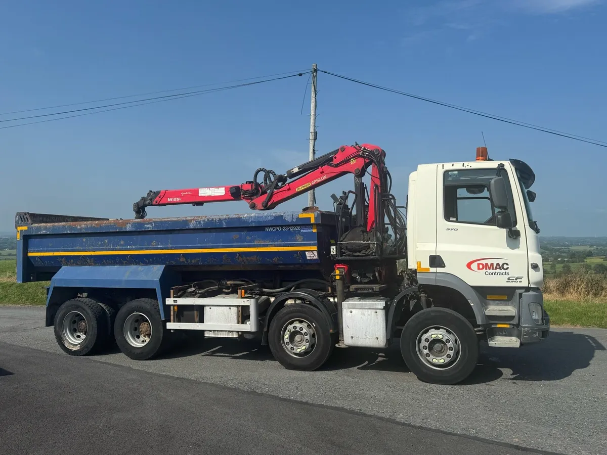 2014 DAF CF 8 Wheeler grab lorry - Image 2