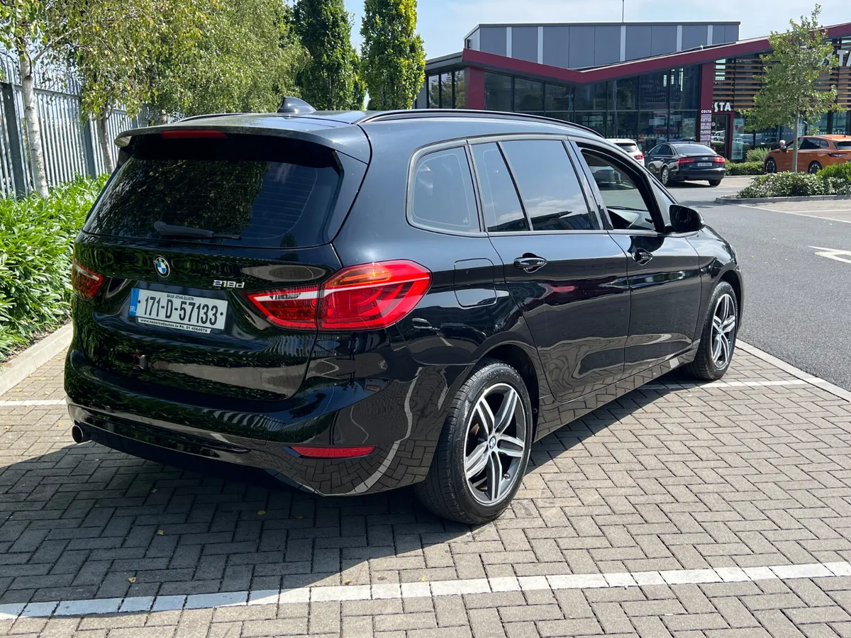 BMW 2-Series 2017 7 Seats - Image 2