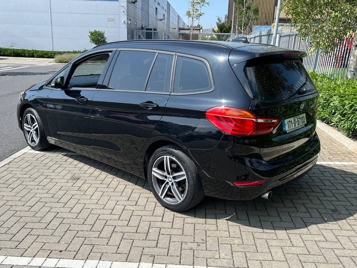 BMW 2-Series 2017 7 Seats - Image 4