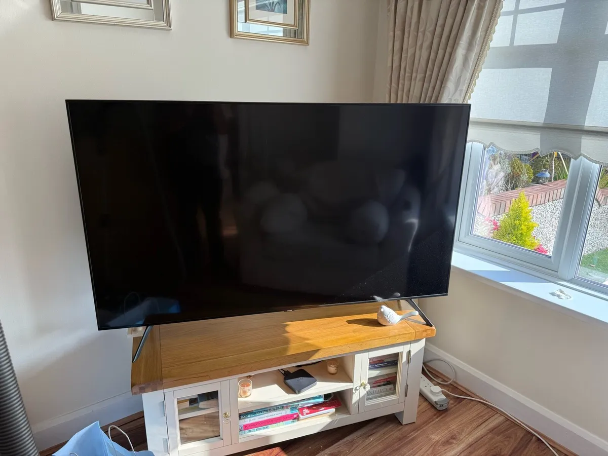 Samsung 65” Smart Tv - Image 1