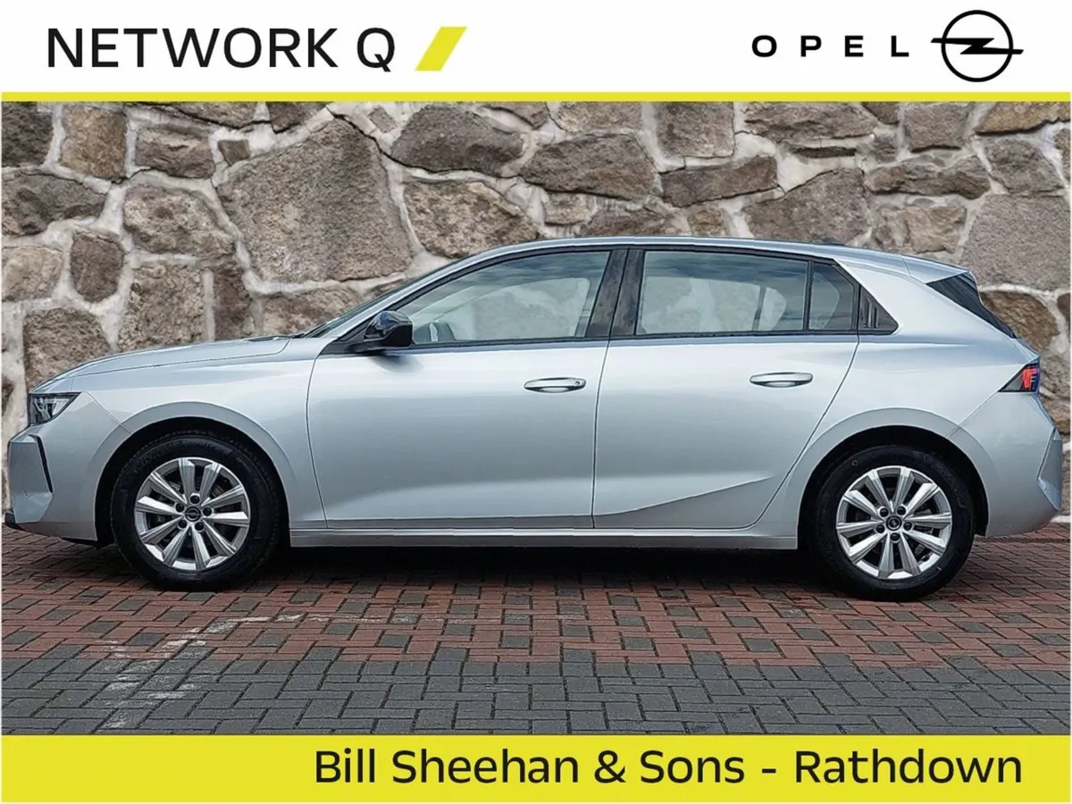 Opel Astra SC 1.2 Turbo 110PS Petrol 6 Speed - Image 3