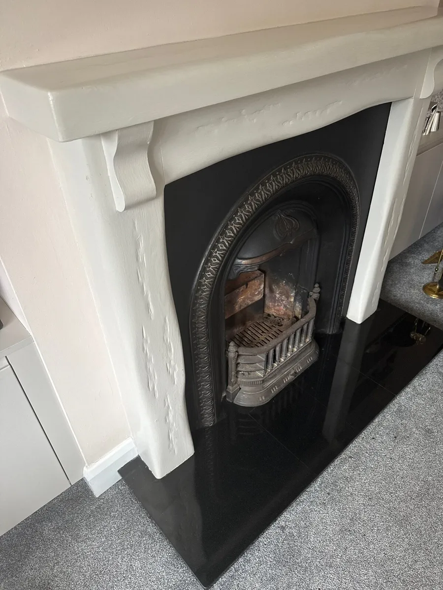 Fireplace insert, surround and hearth - Image 3