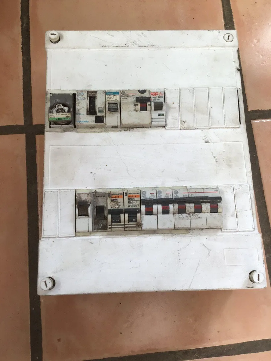 Electric cabinet