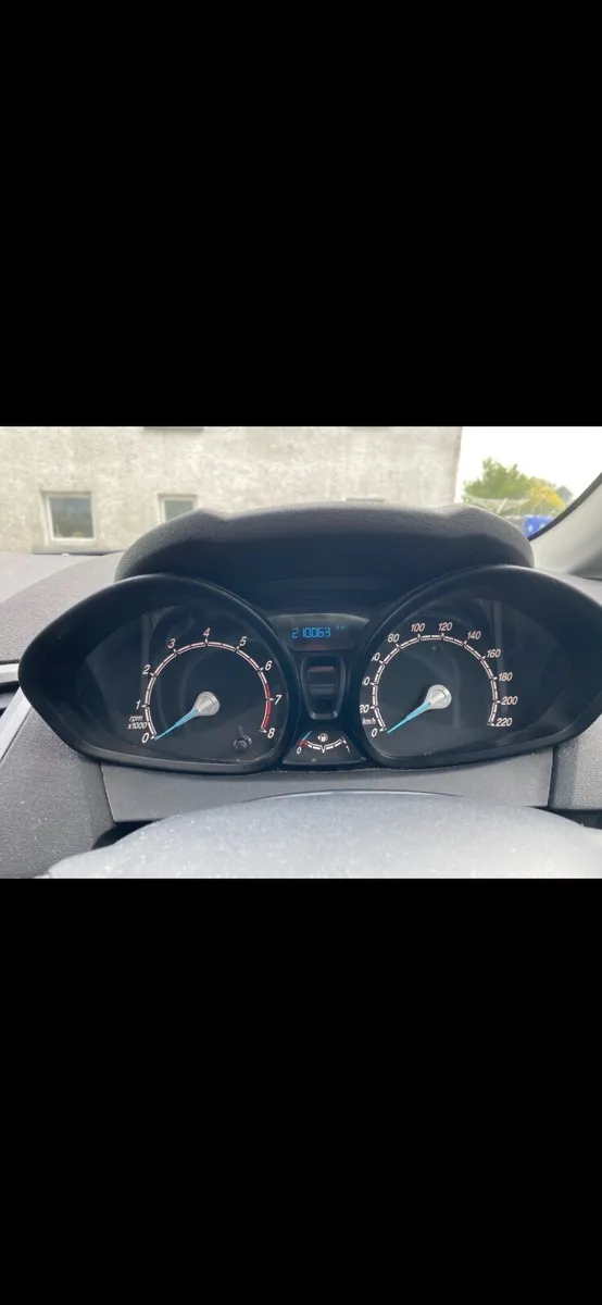 Ford Fiesta 2016 - Image 2