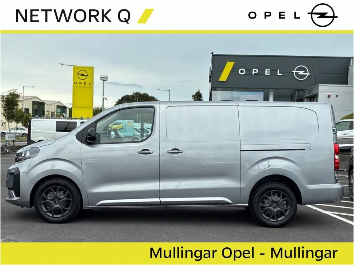 Opel Vivaro Sportive 1.5 L2 H1 120PS - Check out - Image 3
