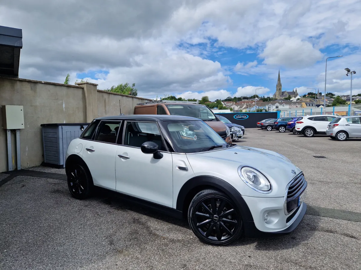 162 Mini Cooper 1.5 Turbo Petrol Class Car - Image 1