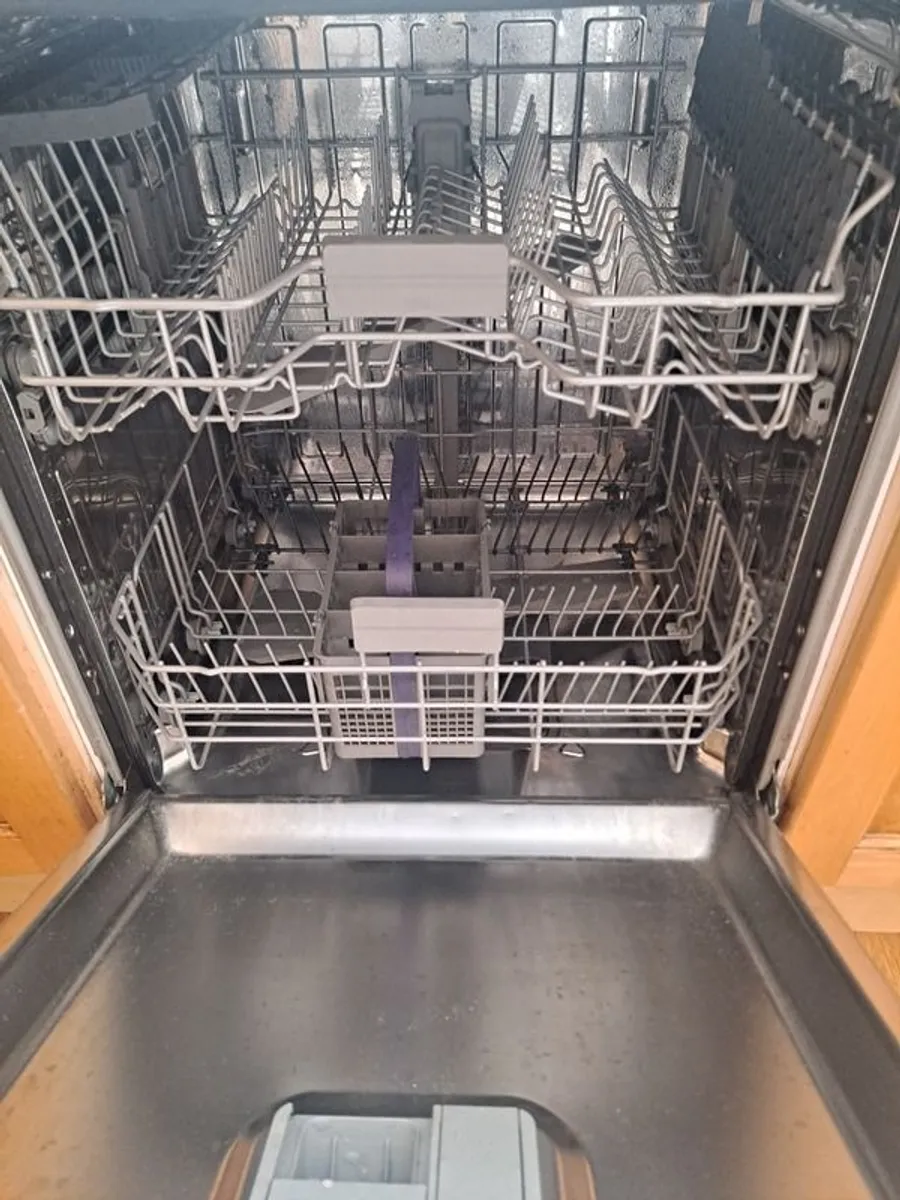 Dishwasher for sale - Image 3