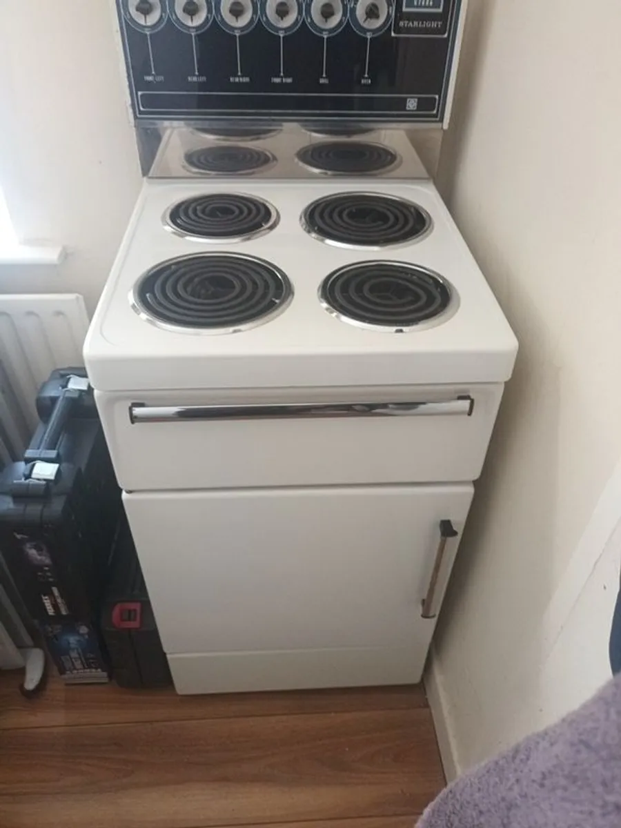 Retro Electric Cooker - Image 1