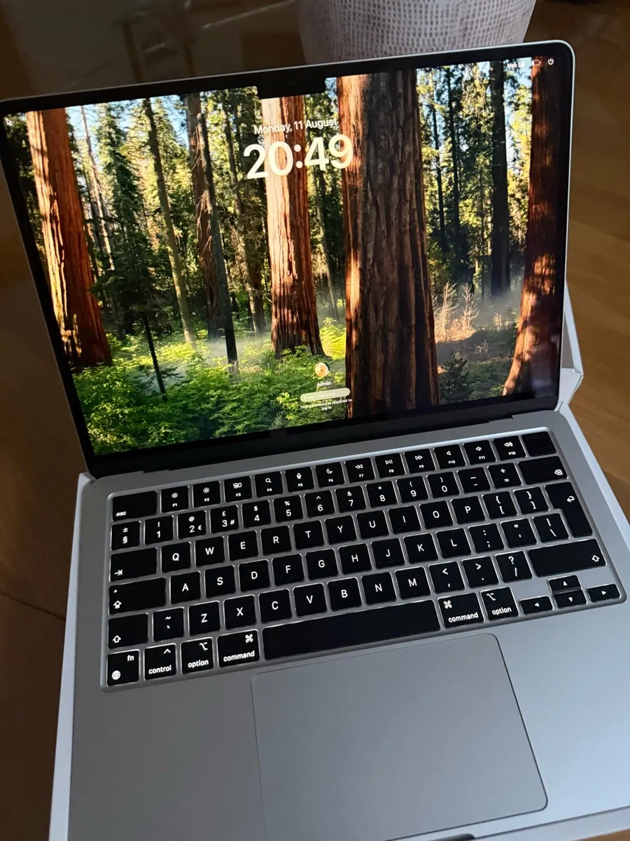 MacBook Air M3 2024 As New - Image 3