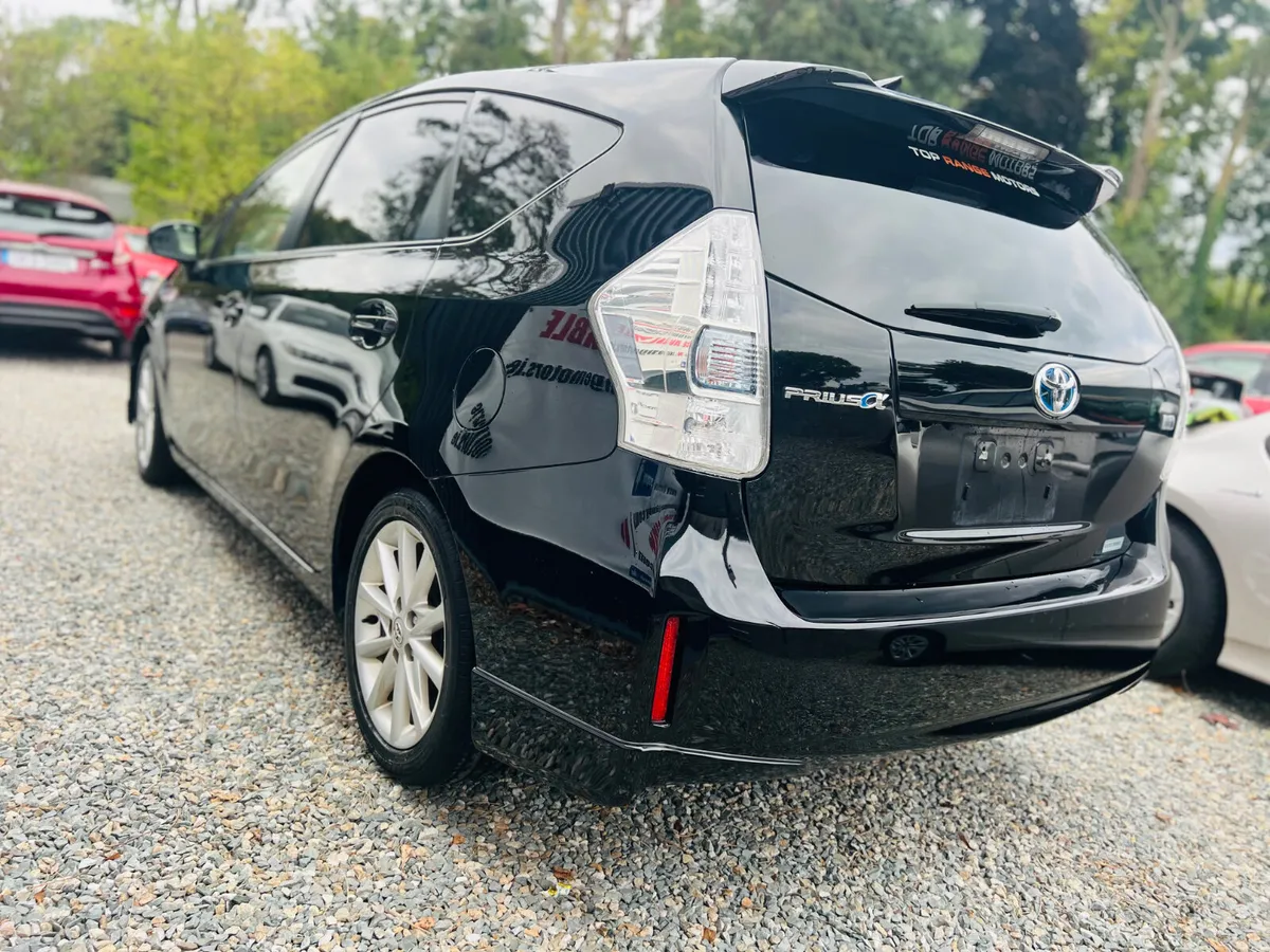 Toyota Prius **2014** 5 seater - Image 3