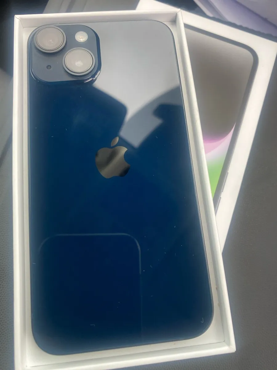iPhone 14 - Image 3
