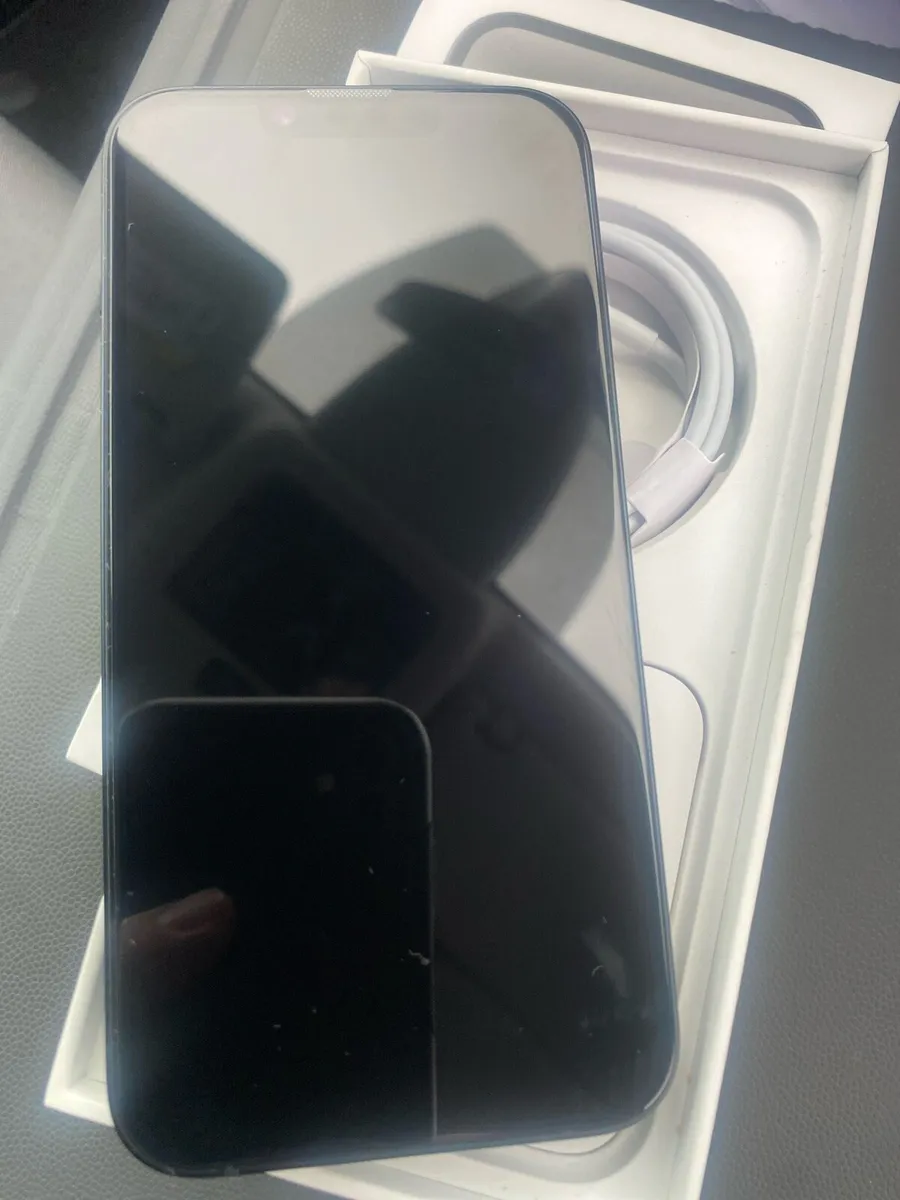 iPhone 14 - Image 4