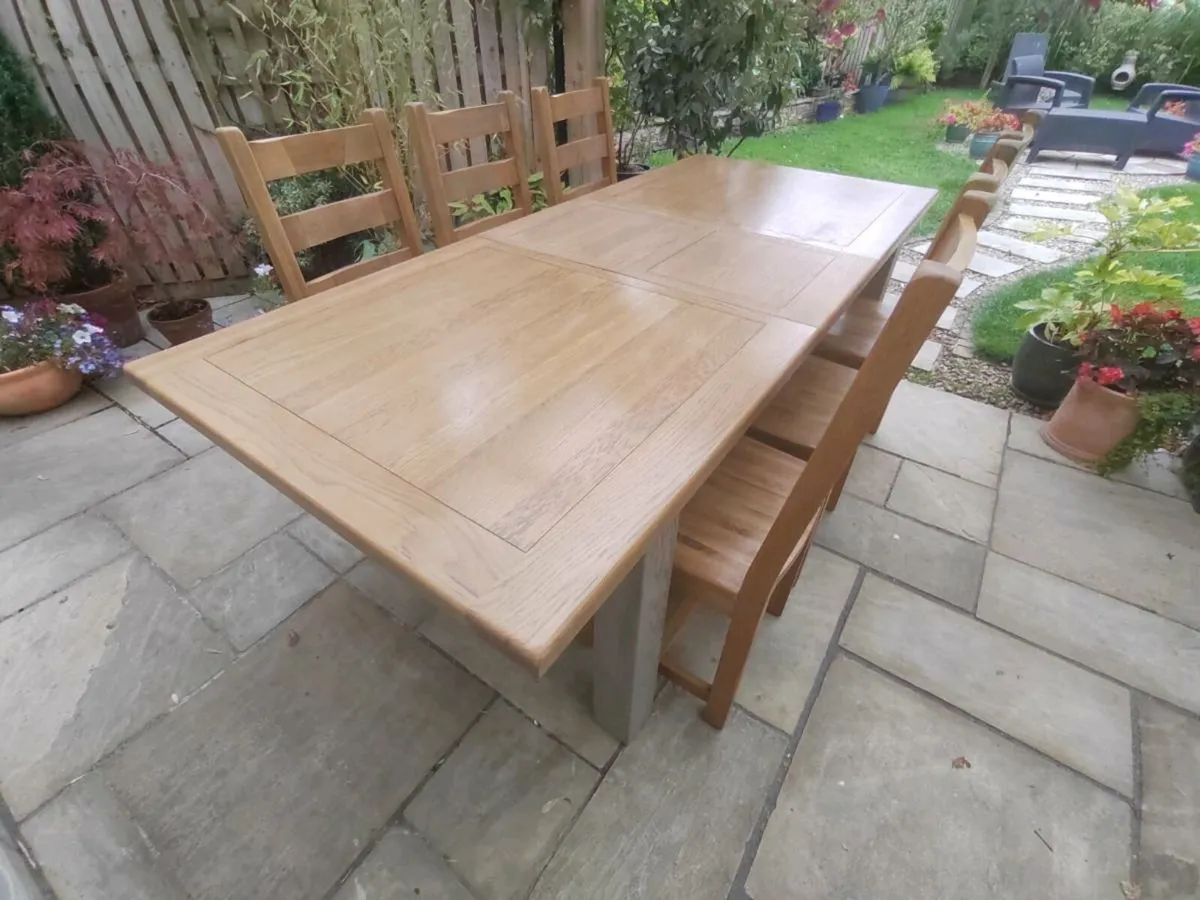 Large oak table - Image 1